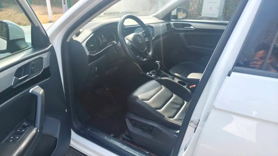 2019 Jeep Cherokee 2.0T 234HP L4 9AT,autocango,china used car exporter,china ev exporter,chinese used car exporter,chinese used ev exporter