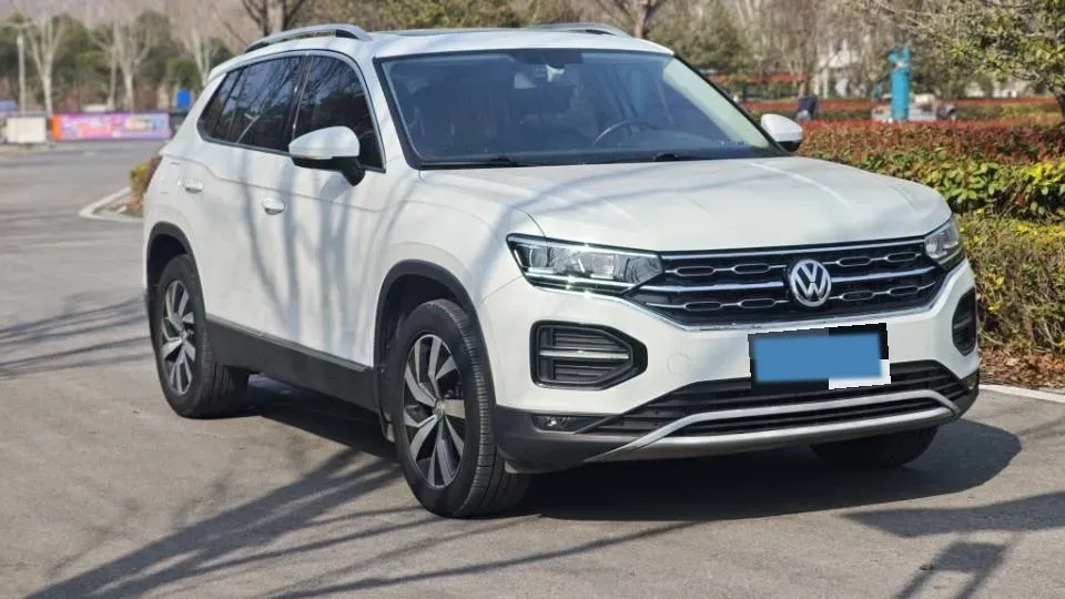 2019 Jeep Cherokee 2.0T 234HP L4 9AT,autocango,china used car exporter,china ev exporter,chinese used car exporter,chinese used ev exporter