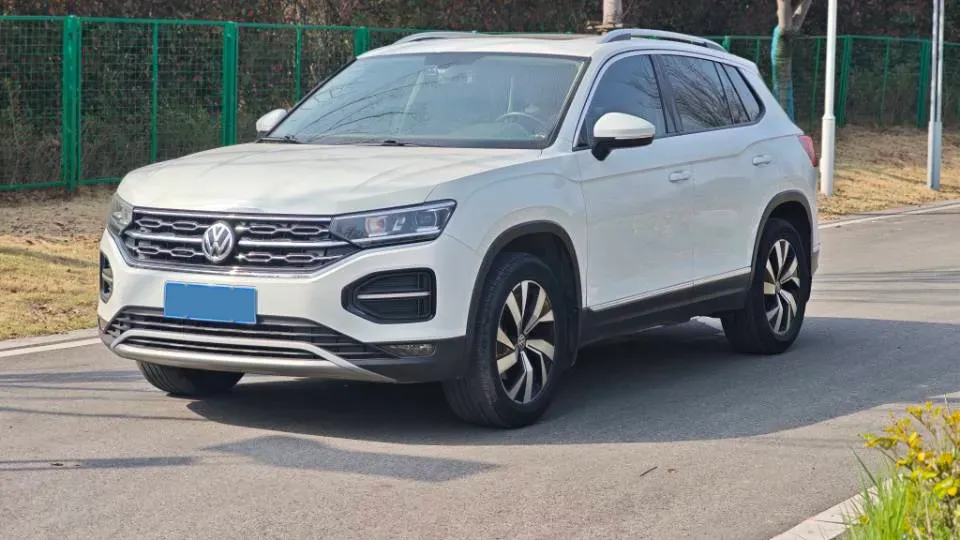 2019 Jeep Cherokee 2.0T 234HP L4 9AT,autocango,china used car exporter,china ev exporter,chinese used car exporter,chinese used ev exporter