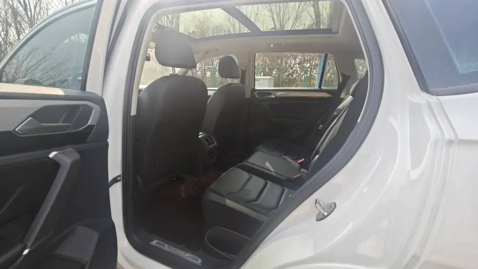 2019 Jeep Cherokee 2.0T 234HP L4 9AT,autocango,china used car exporter,china ev exporter,chinese used car exporter,chinese used ev exporter