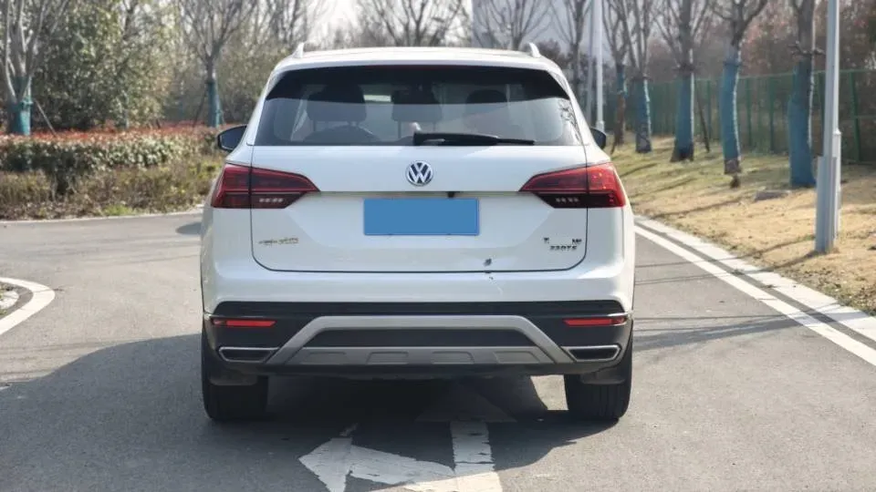 2019 Jeep Cherokee 2.0T 234HP L4 9AT,autocango,china used car exporter,china ev exporter,chinese used car exporter,chinese used ev exporter