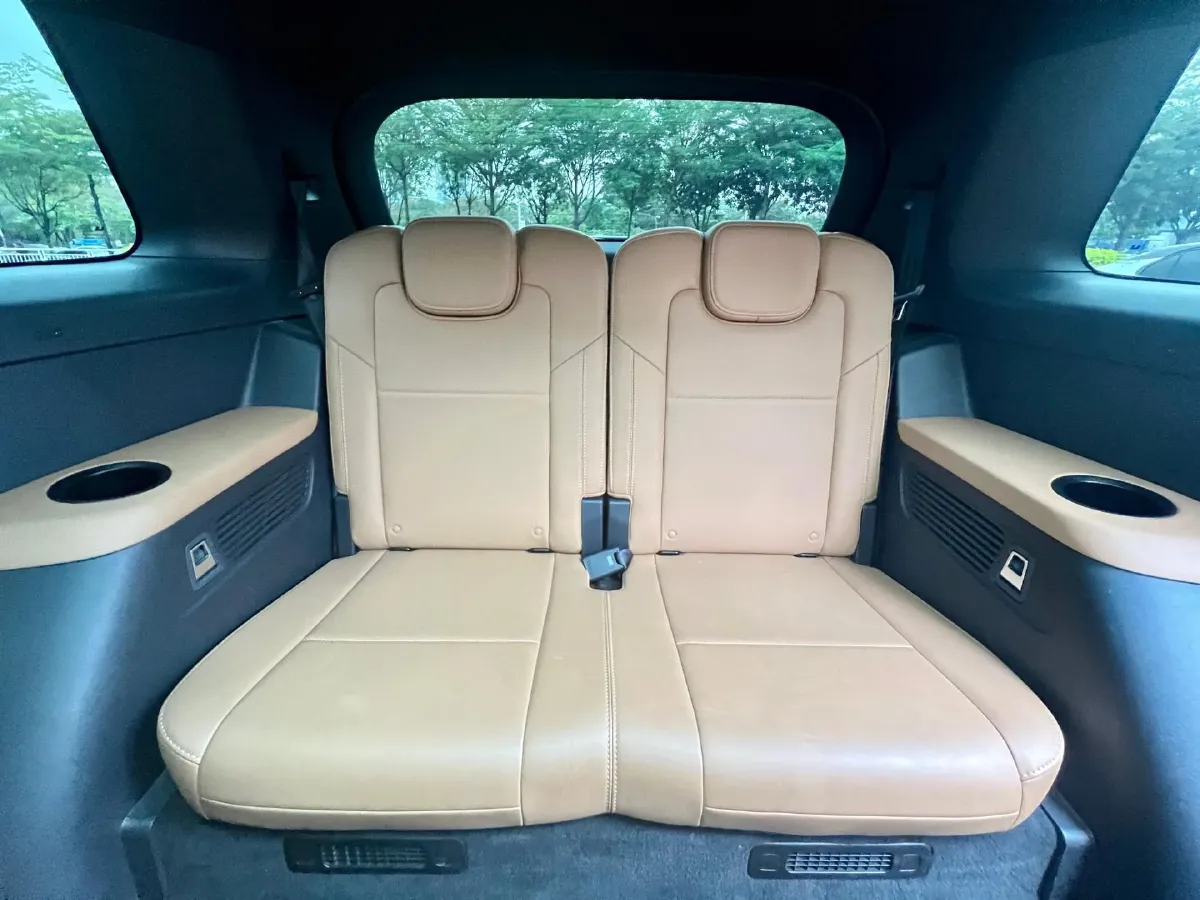 2021 Li ONE Range Extended 131HP REEV 40.5KWH,autocango,china used car exporter,china ev exporter,chinese used car exporter,chinese used ev exporter