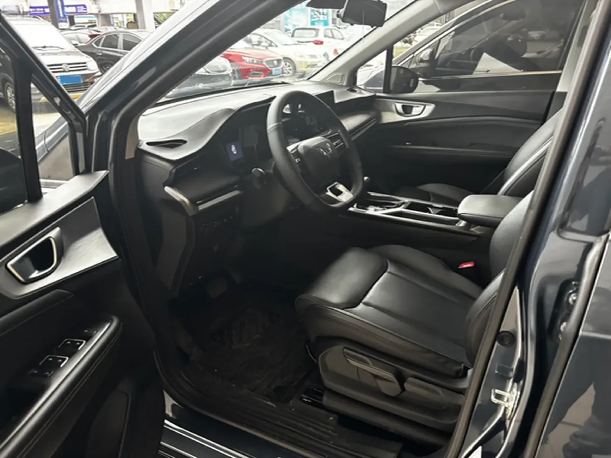 2022 WuLing KaiJie 1.5T 147HP L4 CVT,autocango,china used car exporter,china ev exporter,chinese used car exporter,chinese used ev exporter