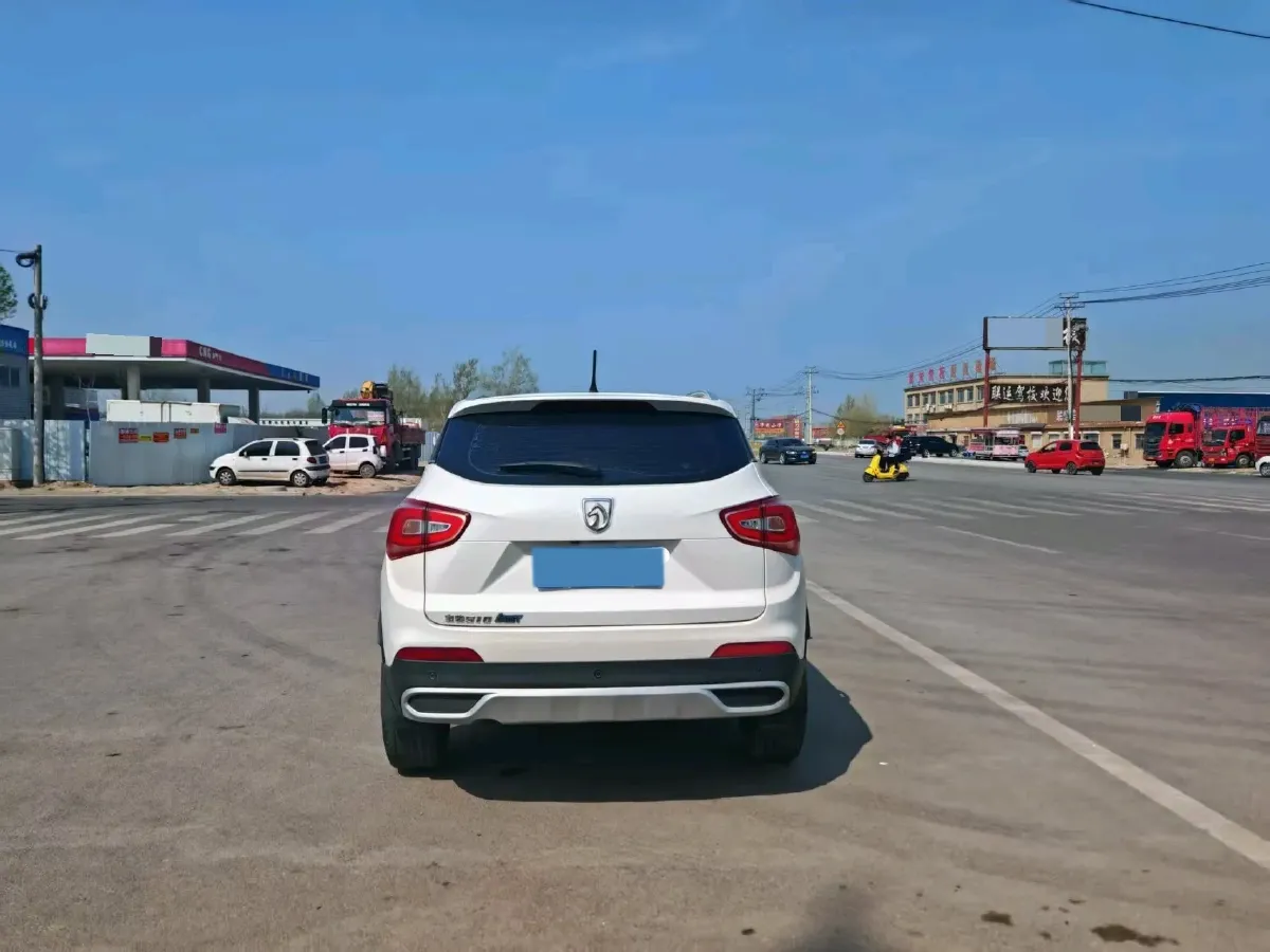 2017 BaoJun 310W 1.5L 105HP L4 6MT,autocango,china used car exporter,china ev exporter,chinese used car exporter,chinese used ev exporter