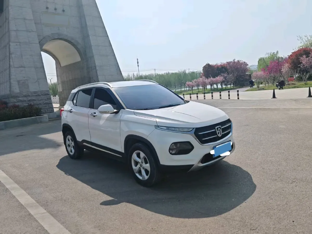 2017 BaoJun 310W 1.5L 105HP L4 6MT,autocango,china used car exporter,china ev exporter,chinese used car exporter,chinese used ev exporter