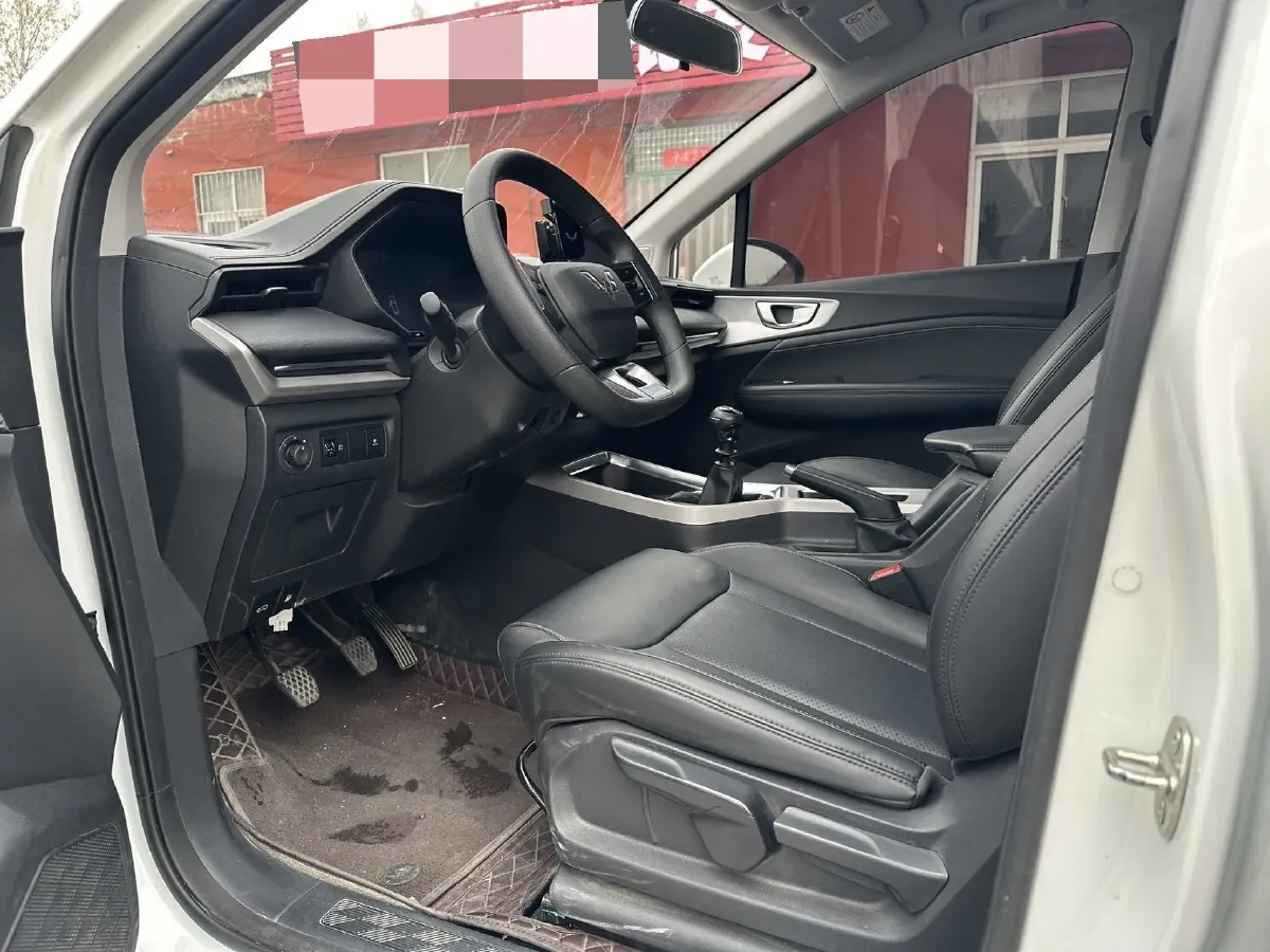 2022 WuLing ZhengChen 2.0L 136HP L4 6MT,autocango,china used car exporter,china ev exporter,chinese used car exporter,chinese used ev exporter