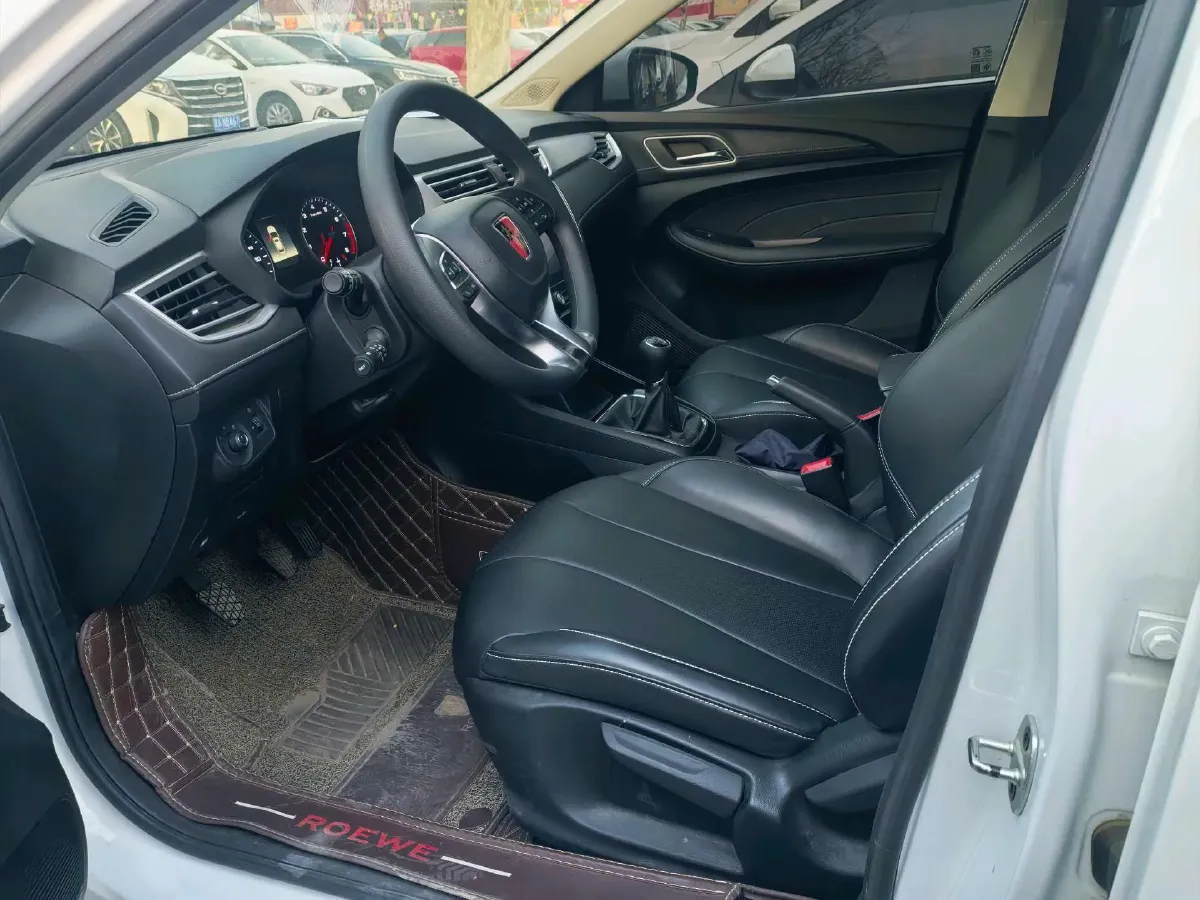 2020 Roewe i5 1.5L 120HP L4 5MT,autocango,china used car exporter,china ev exporter,chinese used car exporter,chinese used ev exporter