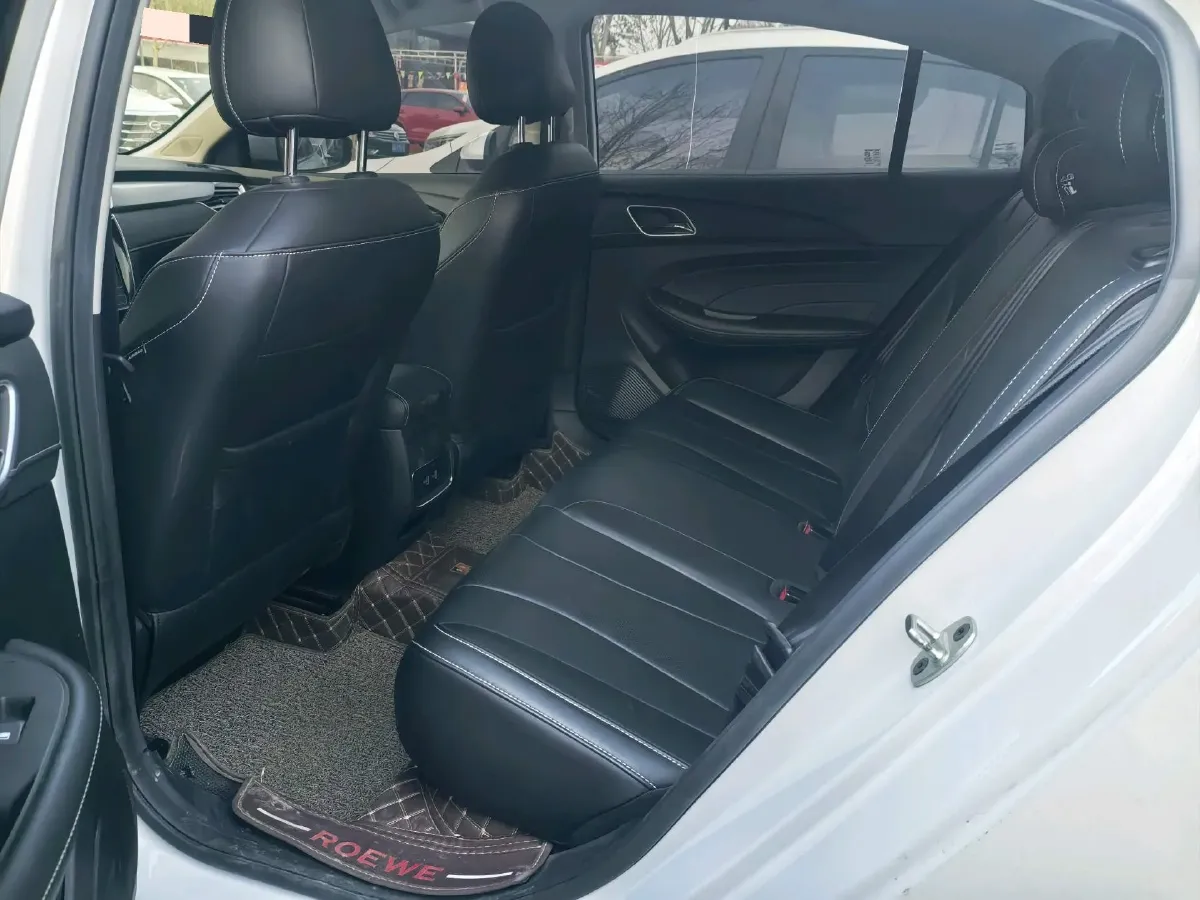 2020 Roewe i5 1.5L 120HP L4 5MT,autocango,china used car exporter,china ev exporter,chinese used car exporter,chinese used ev exporter