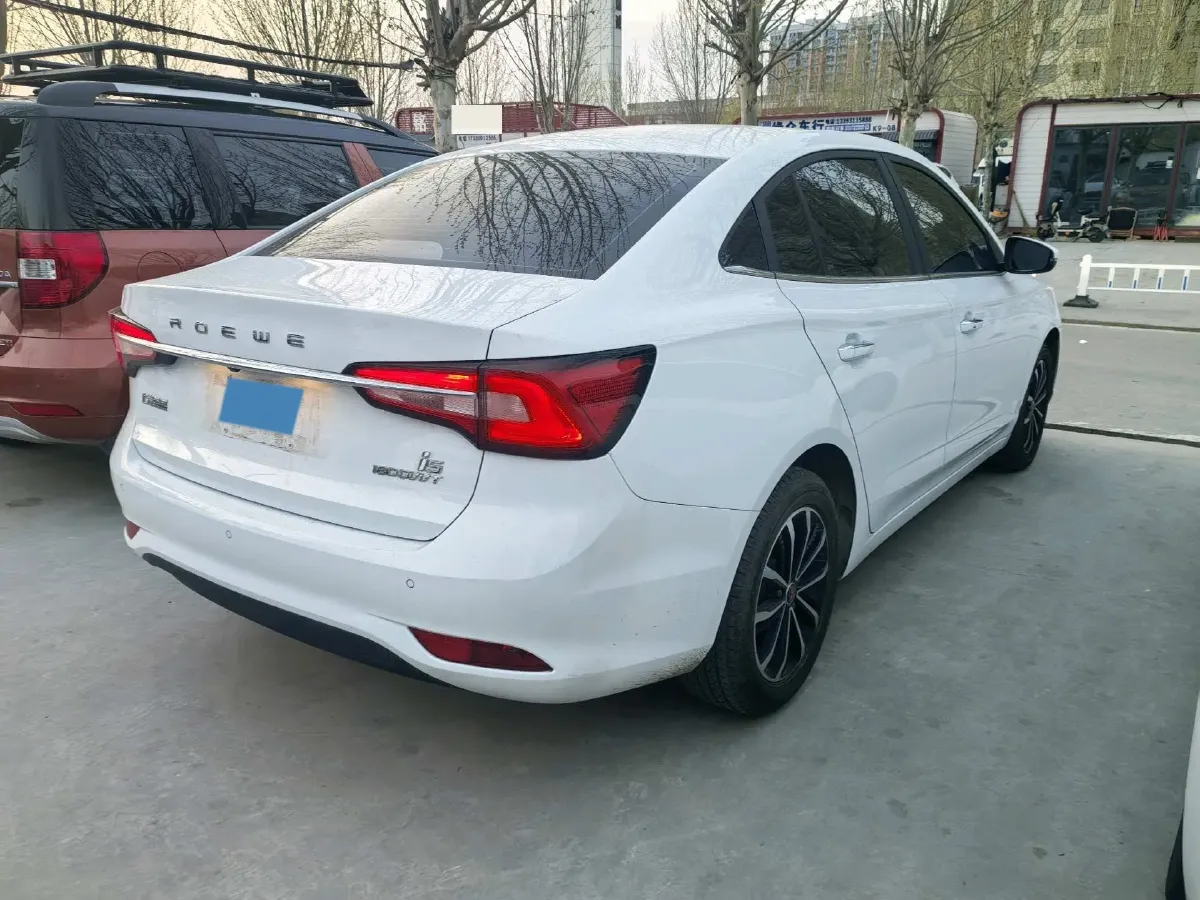 2020 Roewe i5 1.5L 120HP L4 5MT,autocango,china used car exporter,china ev exporter,chinese used car exporter,chinese used ev exporter