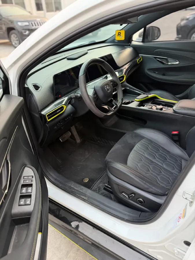 2022 ChangAn UNI-T 2.0T 233HP L4 8AT,autocango,china used car exporter,china ev exporter,chinese used car exporter,chinese used ev exporter