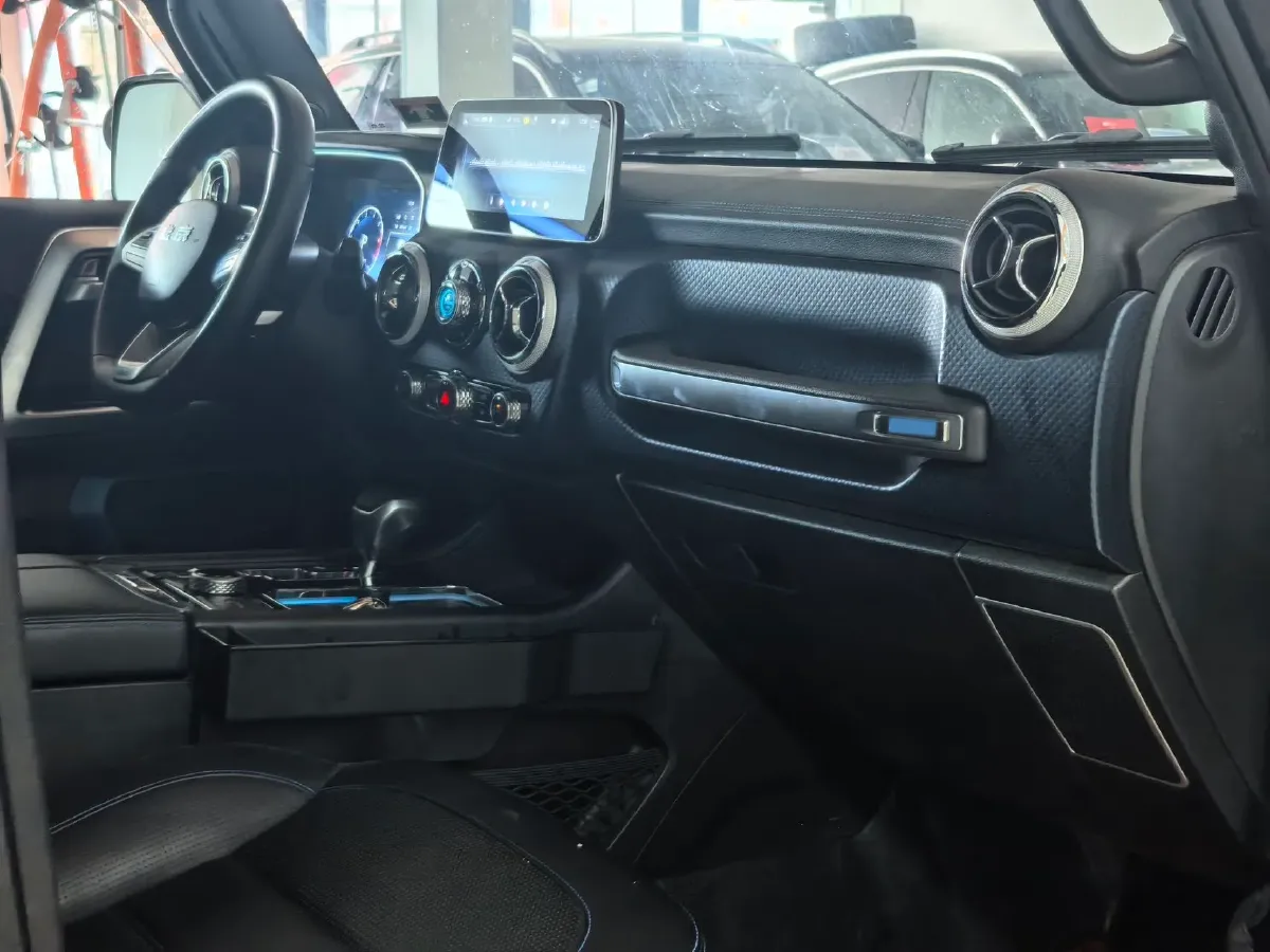 2023 Beijing BJ40 2.3T 231HP L4 6AT,autocango,china used car exporter,china ev exporter,chinese used car exporter,chinese used ev exporter