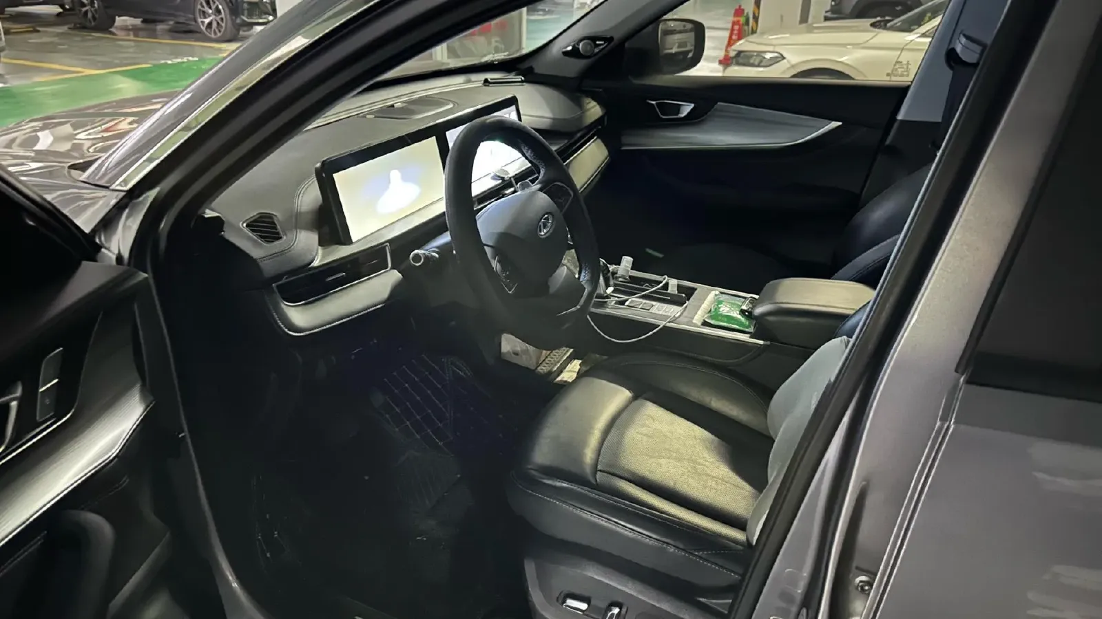 2023 Chery Tiggo 8 1.6T 197HP L4 7DCT,autocango,china used car exporter,china ev exporter,chinese used car exporter,chinese used ev exporter