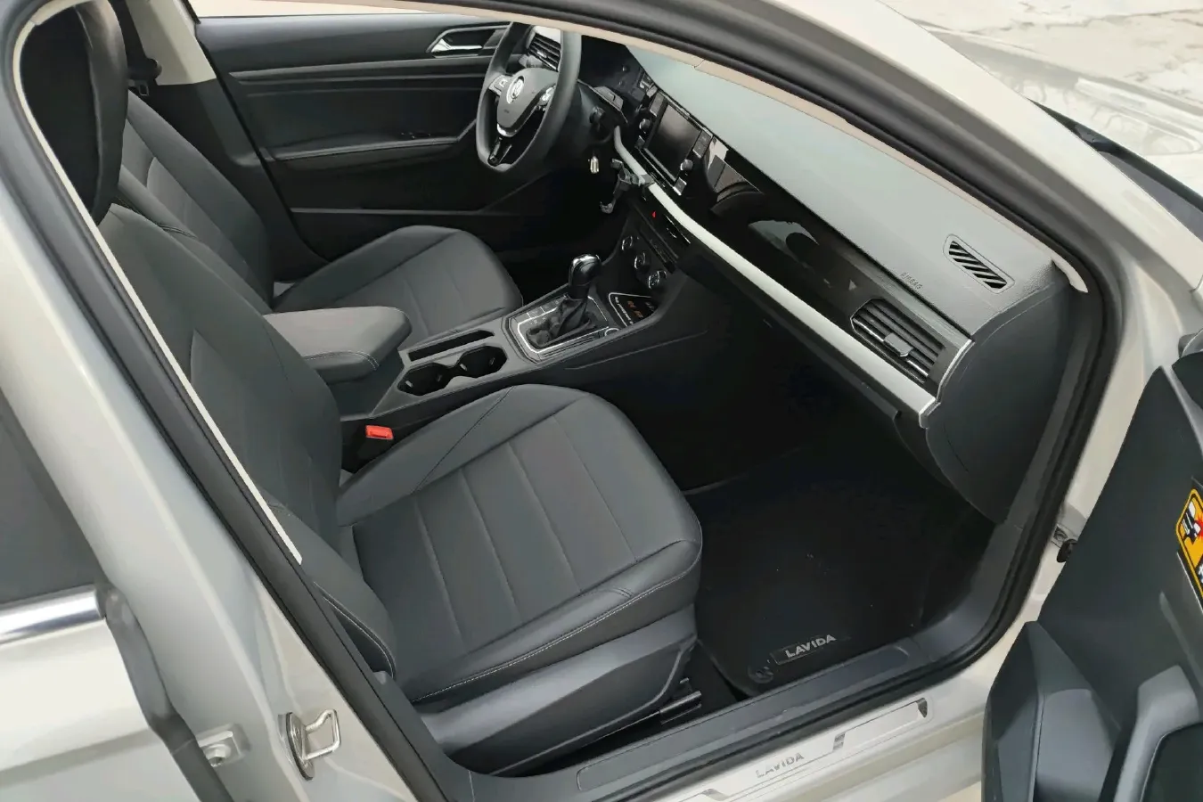 2018 Volkswagen Lavida 1.2T 116HP L4 7DCT,autocango,china used car exporter,china ev exporter,chinese used car exporter,chinese used ev exporter