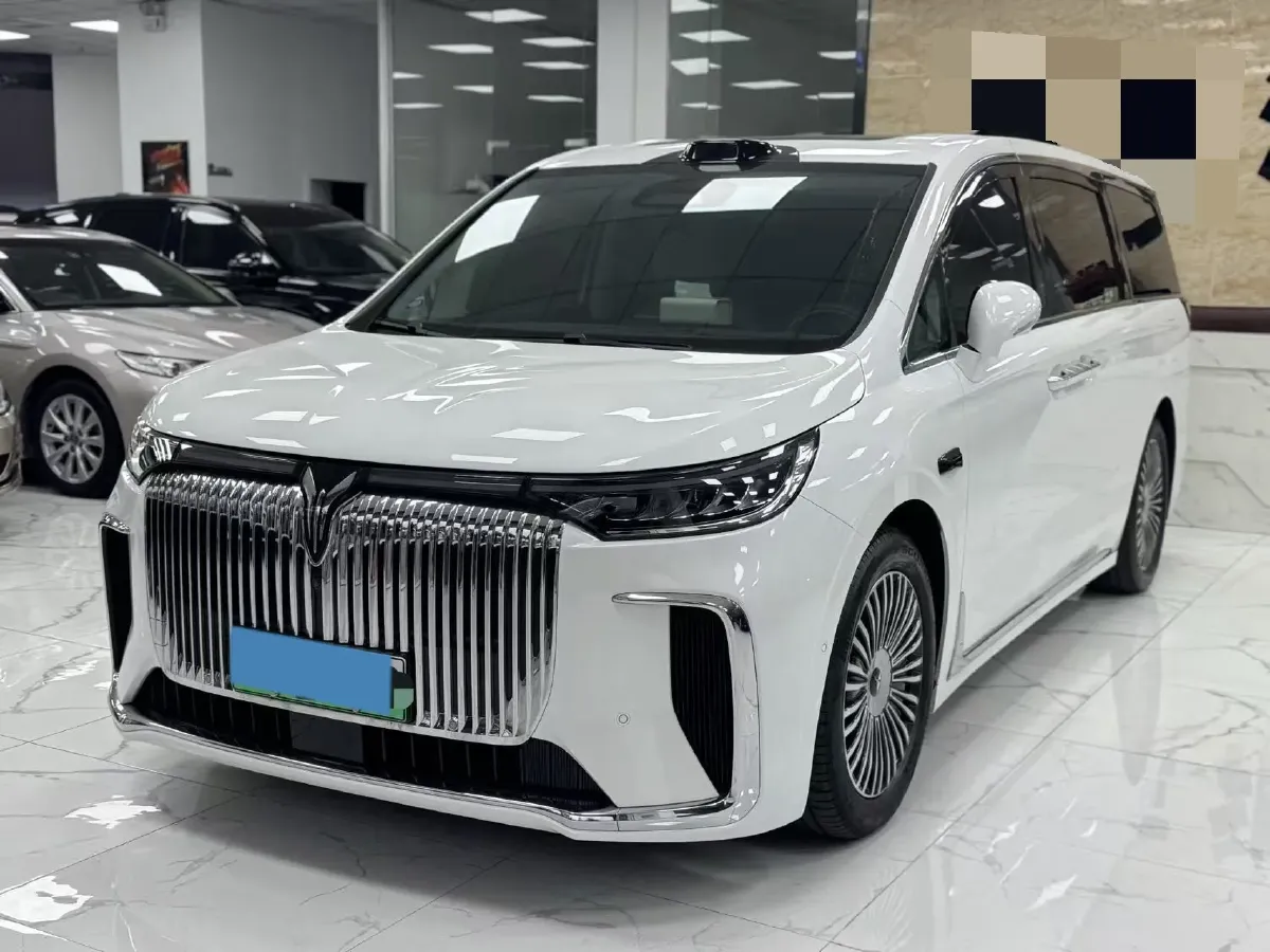 2025 Voyah Dream 1.5T 150HP L4 PHEV 41.7KWH,autocango,china used car exporter,china ev exporter,chinese used car exporter,chinese used ev exporter