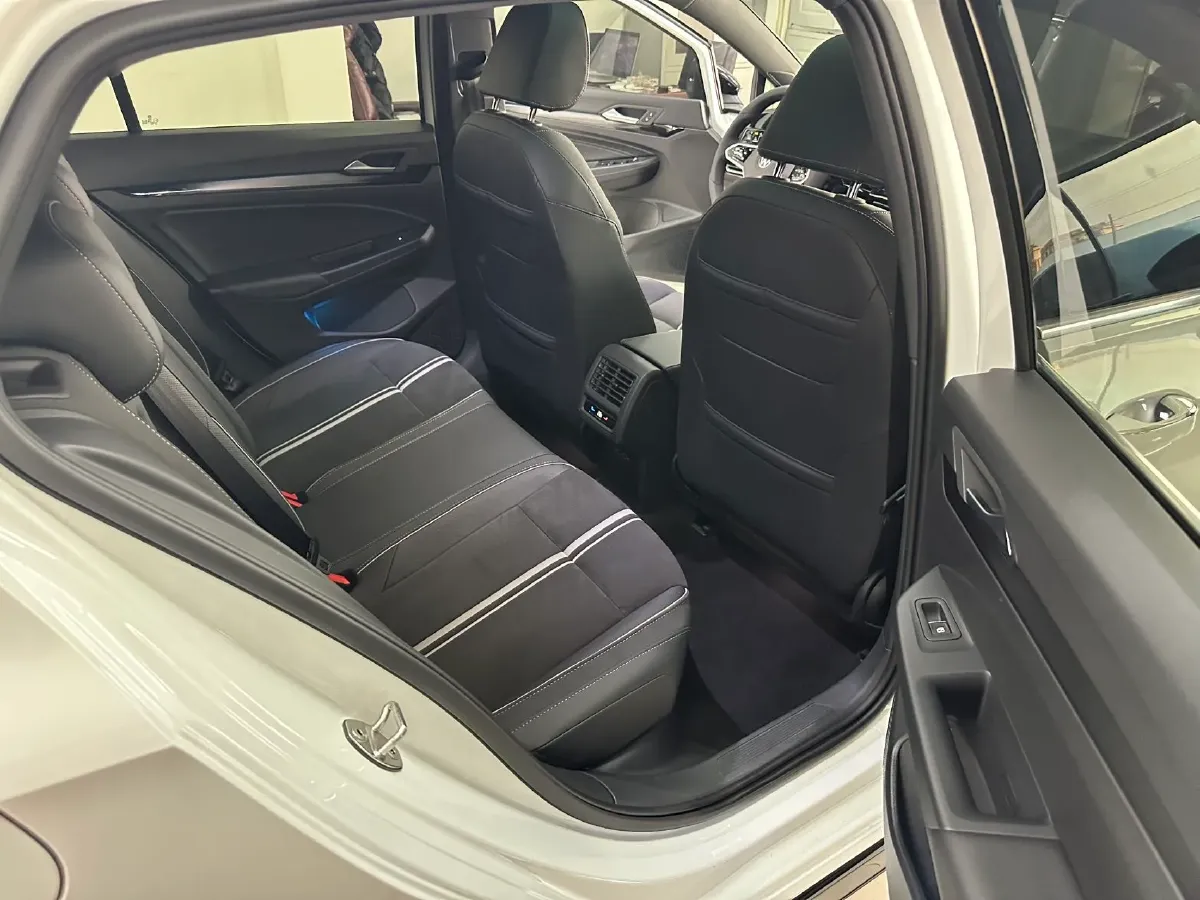 2021 Volkswagen Golf 1.4T 150HP L4 7DCT,autocango,china used car exporter,china ev exporter,chinese used car exporter,chinese used ev exporter