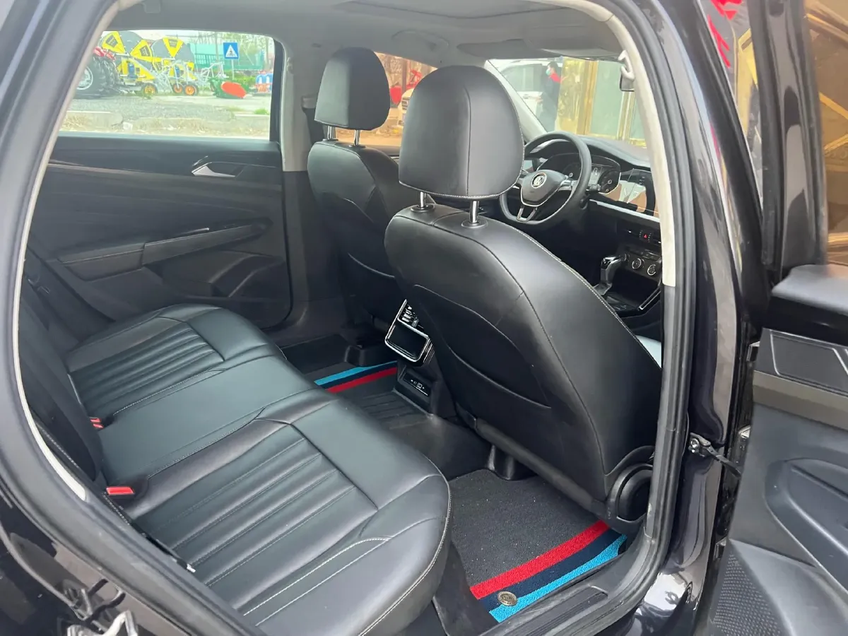 2021 Volkswagen Passat 1.4T 150HP L4 7DCT,autocango,china used car exporter,china ev exporter,chinese used car exporter,chinese used ev exporter