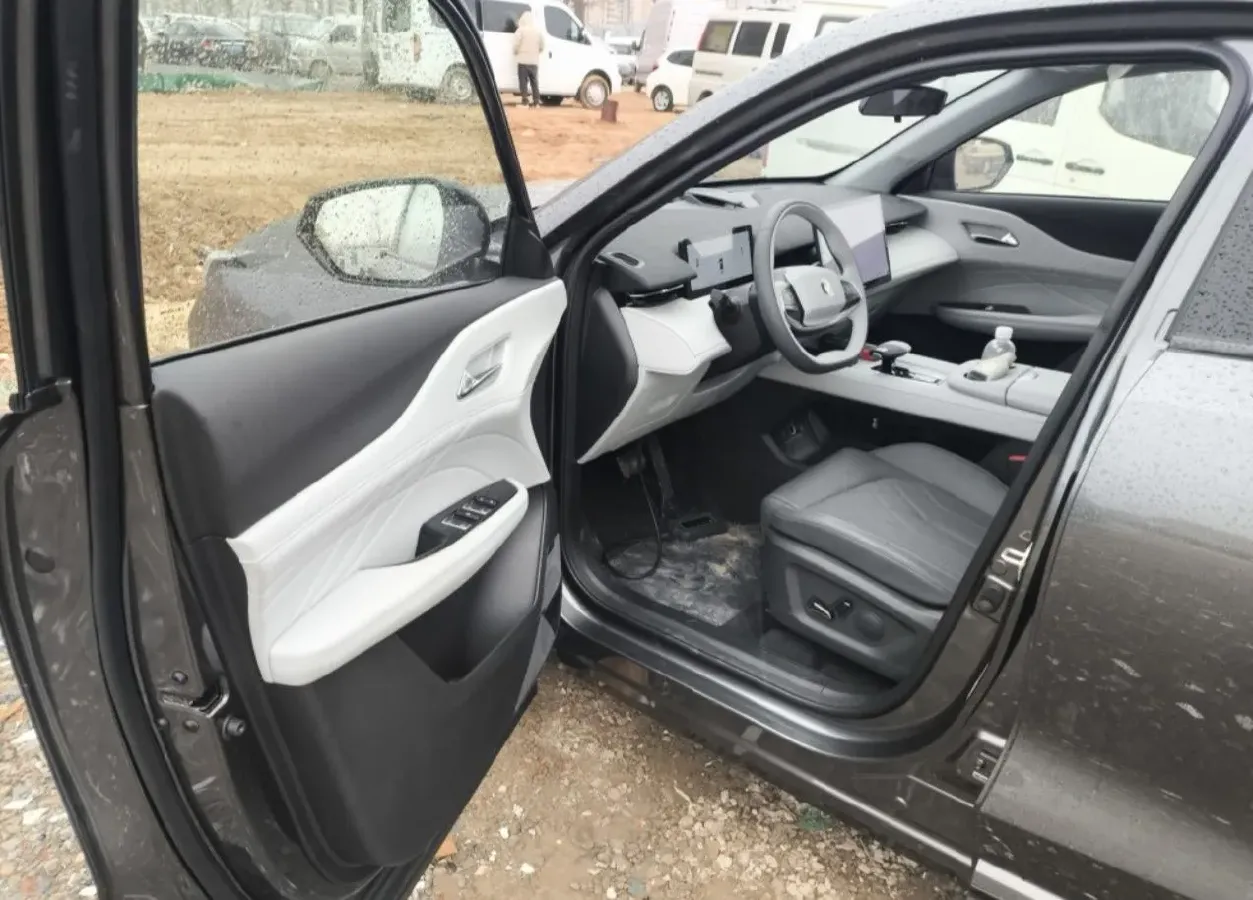 2024 ChangAn UNI-Z 1.5L 98HP L4 E-CVT PHEV 18.4KWH,autocango,china used car exporter,china ev exporter,chinese used car exporter,chinese used ev exporter