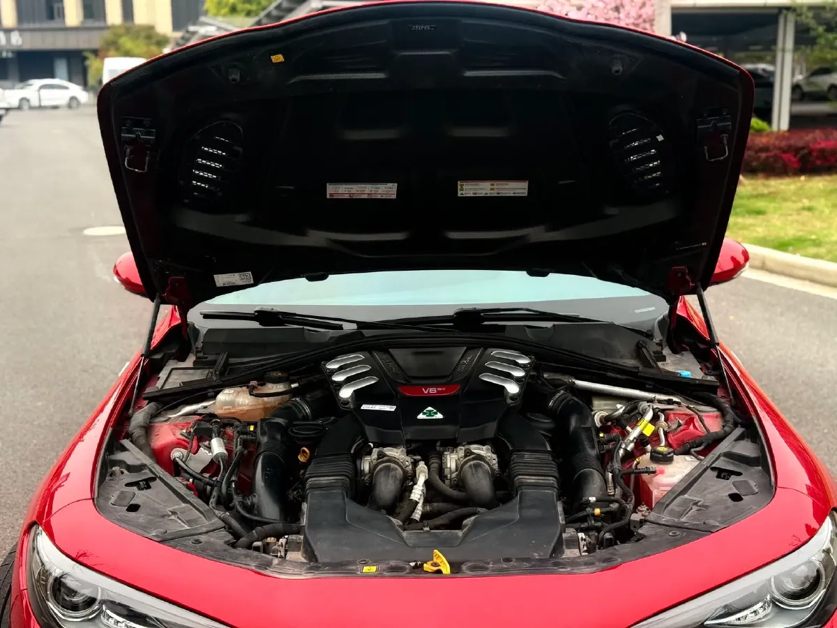 2017 Porsche Macan 3.6T 441HP V6 7DCT,autocango,china used car exporter,china ev exporter,chinese used car exporter,chinese used ev exporter