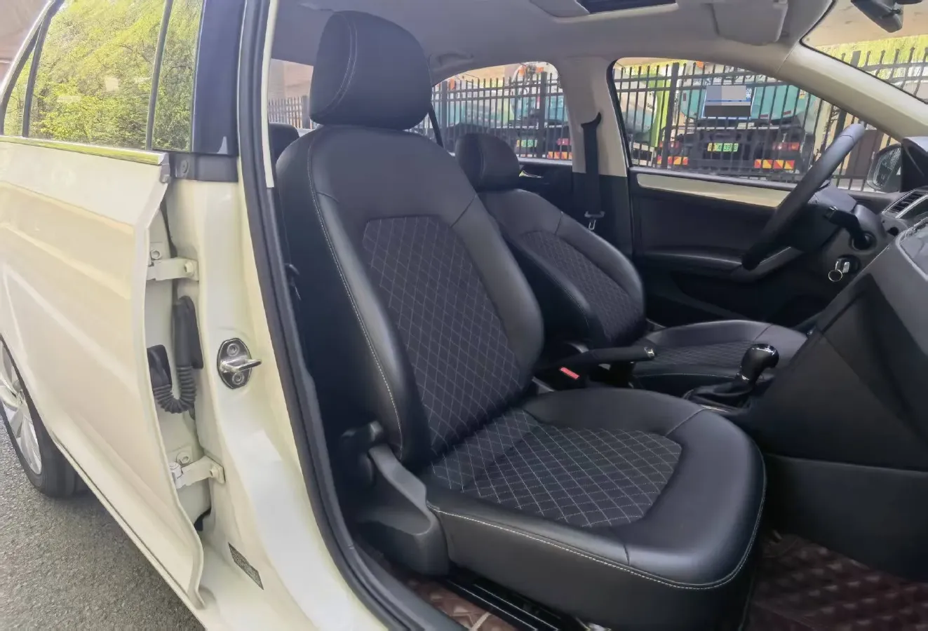 2019 SWM G01 1.5T 156HP L4 6AT,autocango,china used car exporter,china ev exporter,chinese used car exporter,chinese used ev exporter