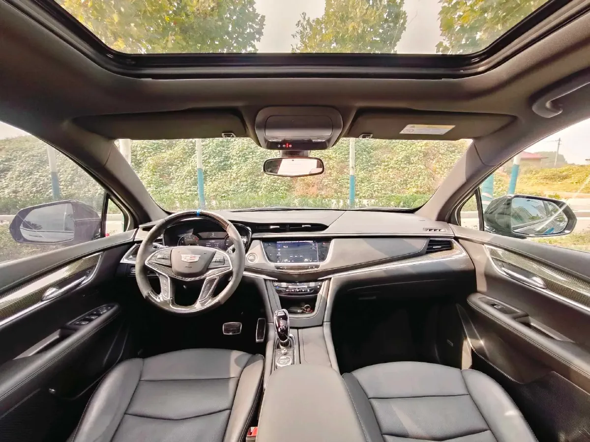 2022 Cadillac XT5 2.0T 237HP L4 9AT,autocango,china used car exporter,china ev exporter,chinese used car exporter,chinese used ev exporter