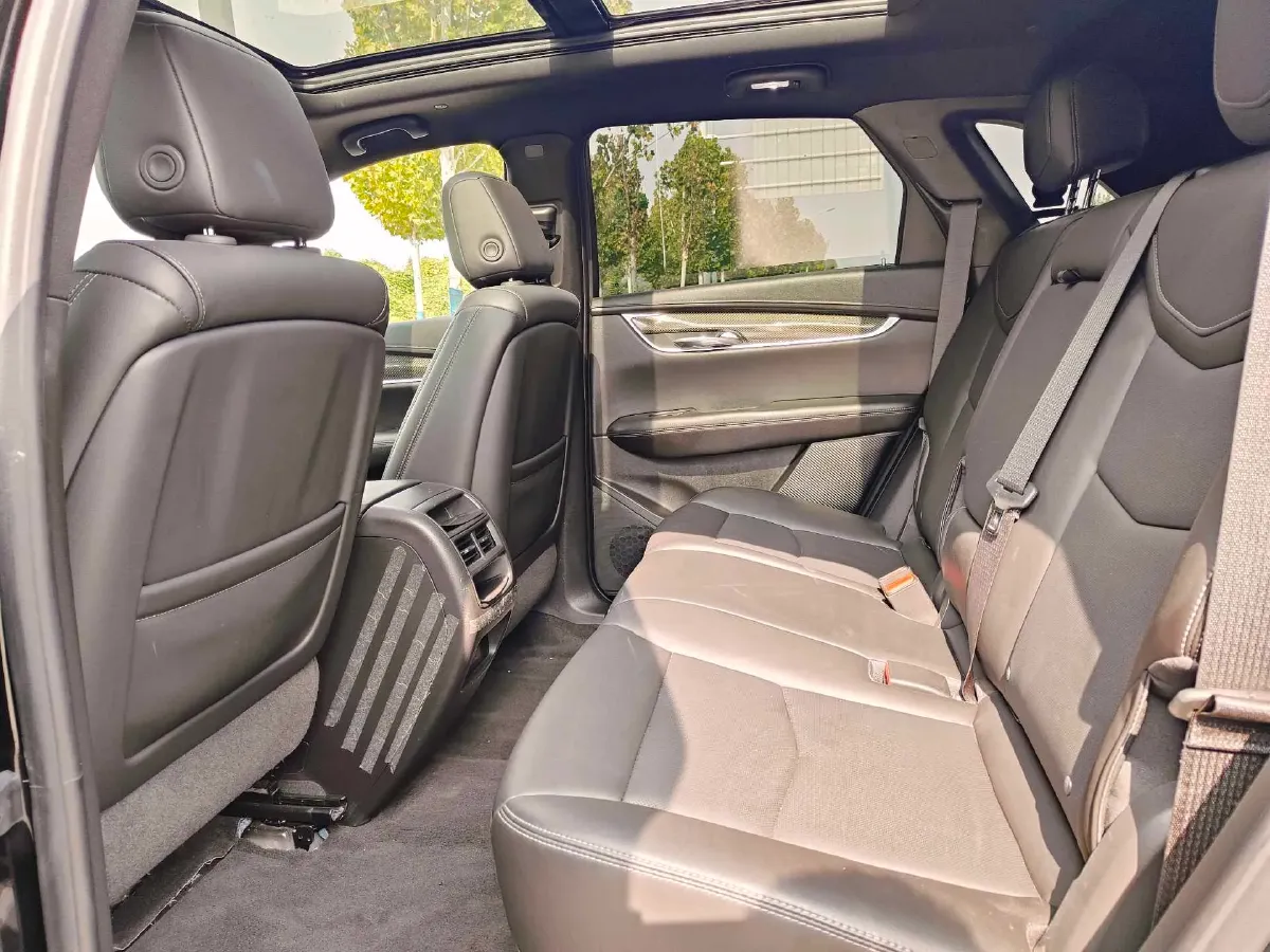 2022 Cadillac XT5 2.0T 237HP L4 9AT,autocango,china used car exporter,china ev exporter,chinese used car exporter,chinese used ev exporter