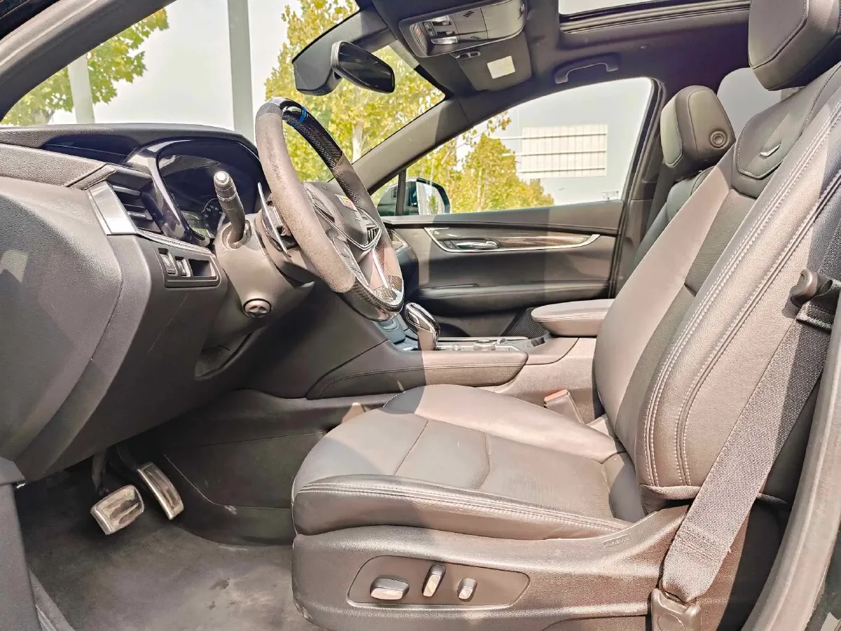 2022 Cadillac XT5 2.0T 237HP L4 9AT,autocango,china used car exporter,china ev exporter,chinese used car exporter,chinese used ev exporter