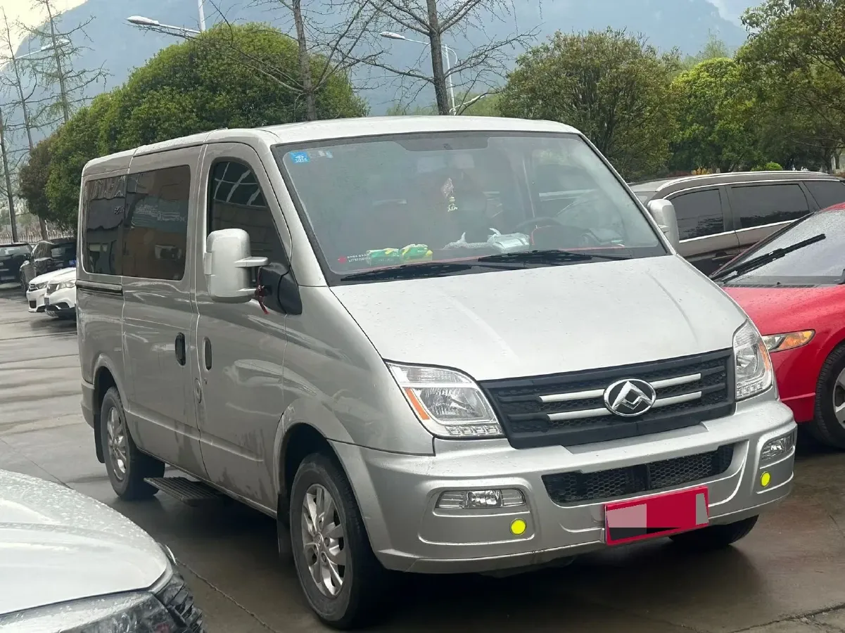 2021 MAXUS XinTu V80 2.0T 139HP L4 6MT,autocango,china used car exporter,china ev exporter,chinese used car exporter,chinese used ev exporter
