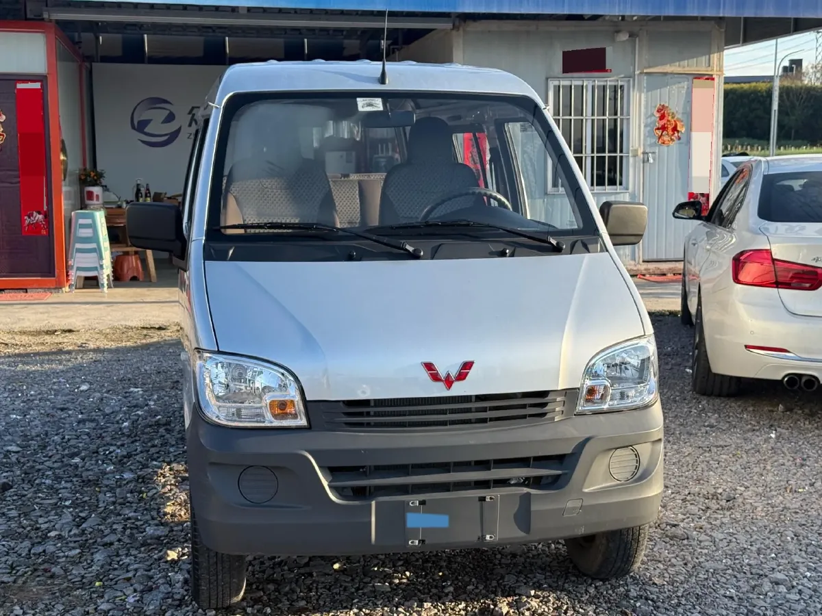 2020 WuLing ZhiGuang 1.2L 76HP L4 5MT,autocango,china used car exporter,china ev exporter,chinese used car exporter,chinese used ev exporter