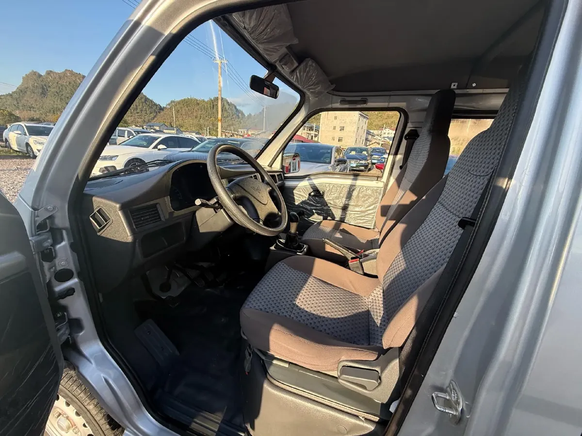 2020 WuLing ZhiGuang 1.2L 76HP L4 5MT,autocango,china used car exporter,china ev exporter,chinese used car exporter,chinese used ev exporter