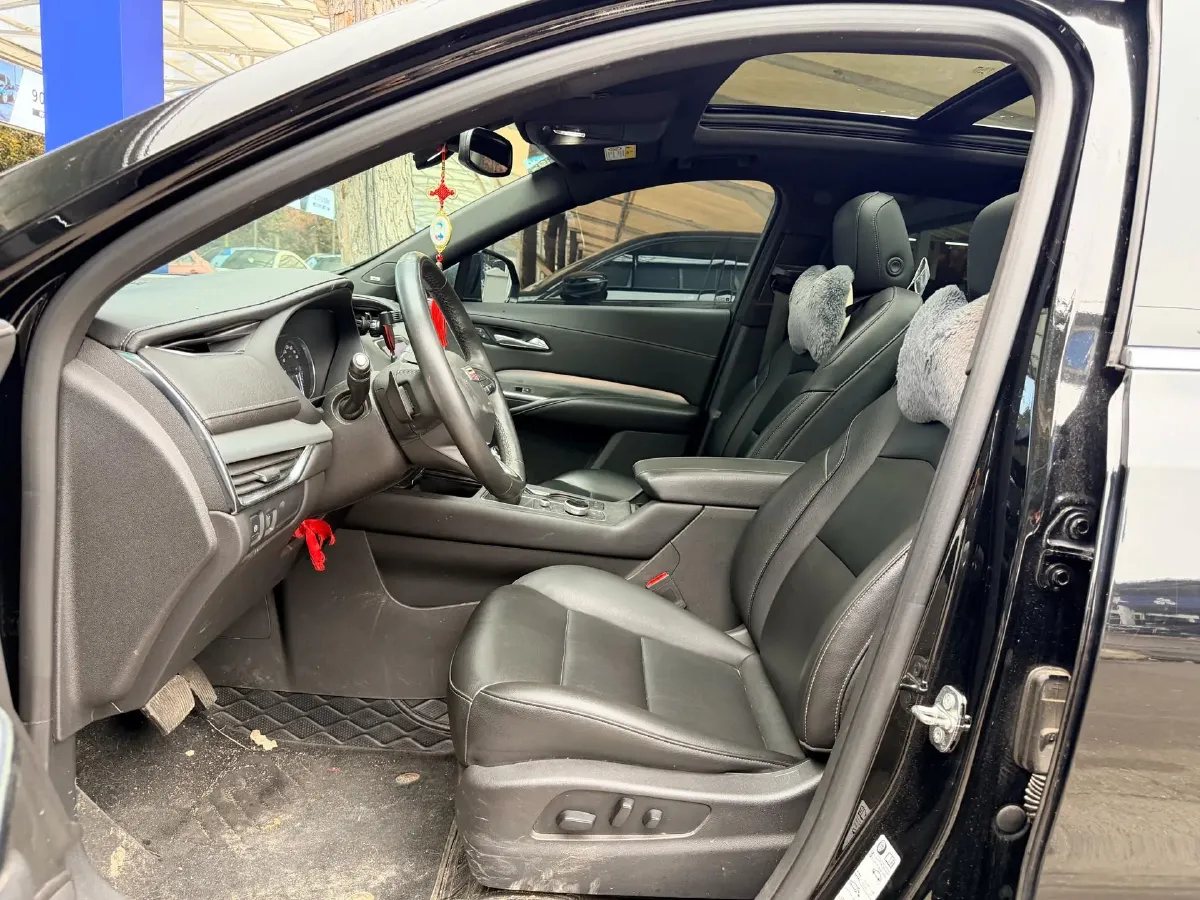 2021 Cadillac XT4 2.0T 237HP L4 9AT,autocango,china used car exporter,china ev exporter,chinese used car exporter,chinese used ev exporter