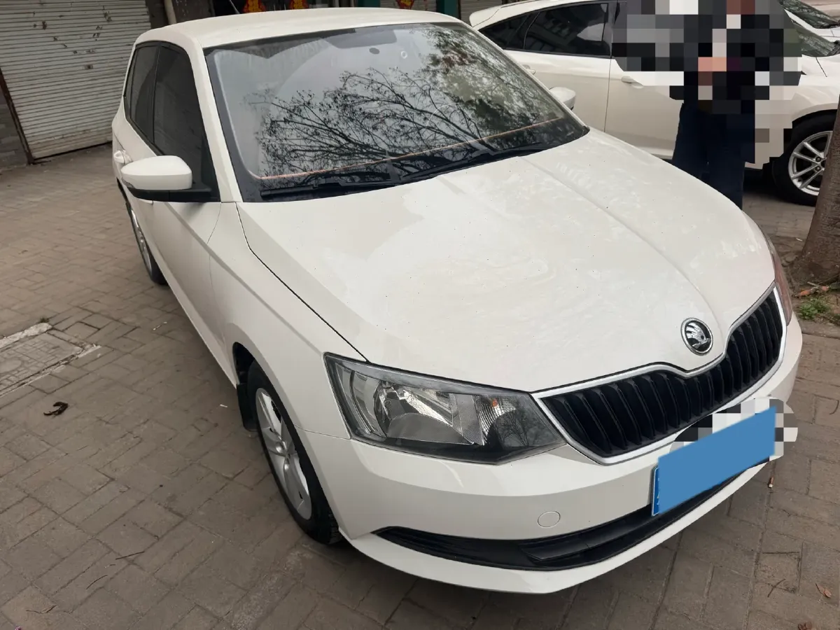 2017 Skoda Fabia 1.4L 90HP L4 6AT,autocango,china used car exporter,china ev exporter,chinese used car exporter,chinese used ev exporter