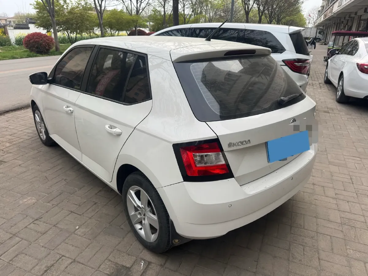 2017 Skoda Fabia 1.4L 90HP L4 6AT,autocango,china used car exporter,china ev exporter,chinese used car exporter,chinese used ev exporter