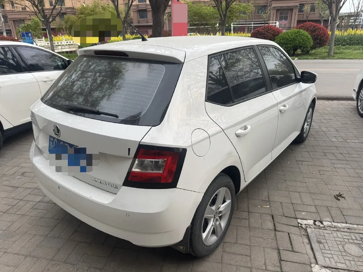 2017 Skoda Fabia 1.4L 90HP L4 6AT,autocango,china used car exporter,china ev exporter,chinese used car exporter,chinese used ev exporter