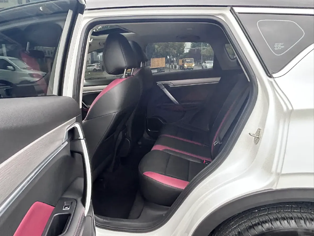 2021 Geely Coolray 1.4T 141HP L4 6DCT,autocango,china used car exporter,china ev exporter,chinese used car exporter,chinese used ev exporter