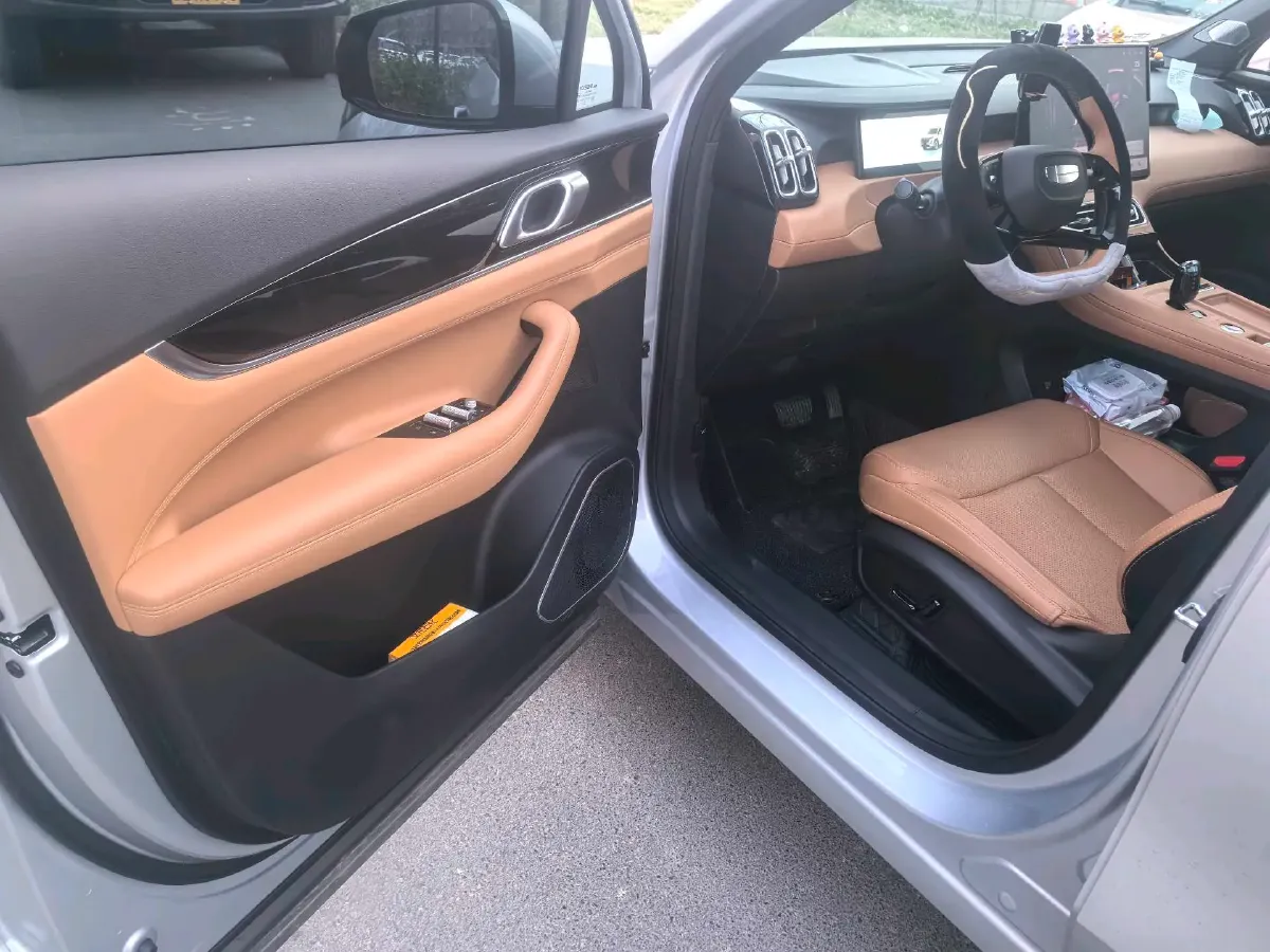 2025 Geely StarRay 1.5T 181HP L4 7DCT,autocango,china used car exporter,china ev exporter,chinese used car exporter,chinese used ev exporter