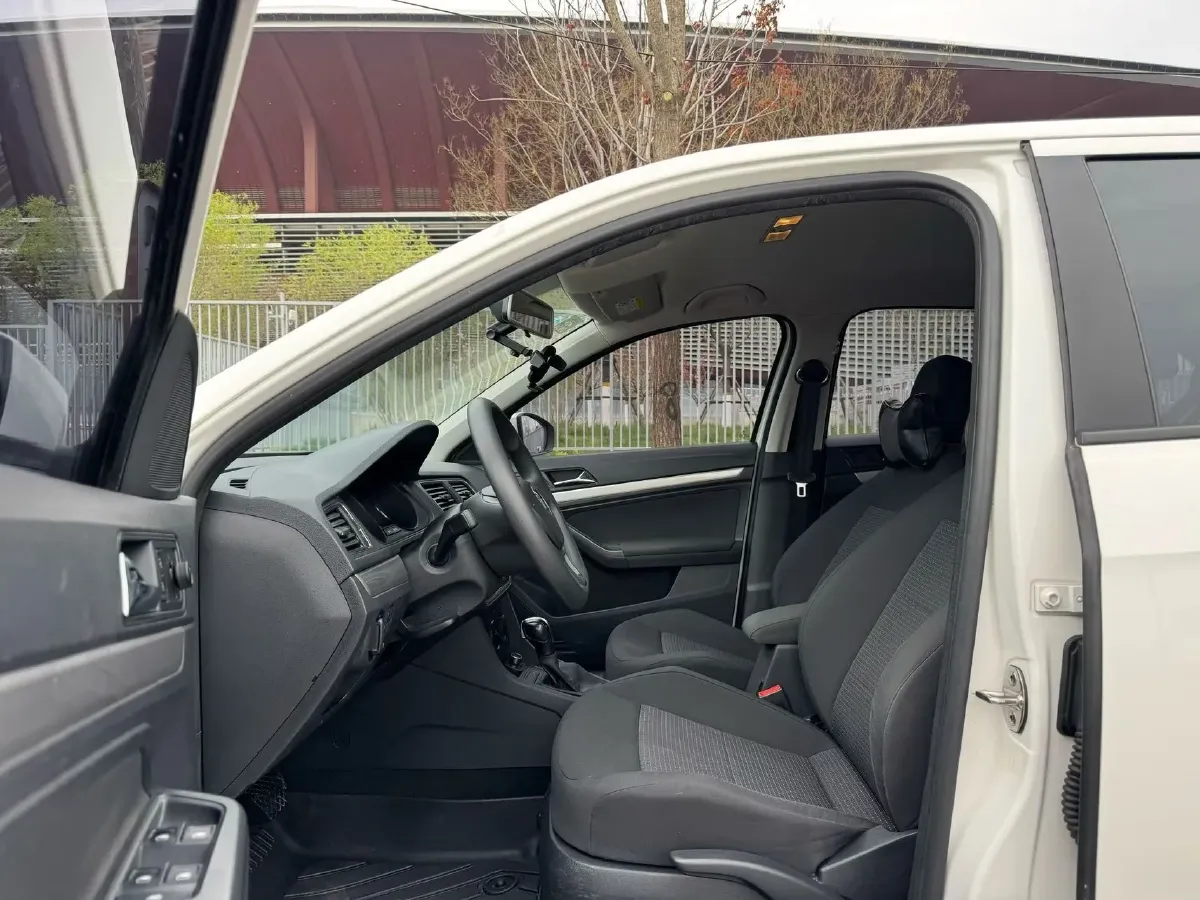 2017 Volkswagen Lavida 1.6L 110HP L4 6AT,autocango,china used car exporter,china ev exporter,chinese used car exporter,chinese used ev exporter