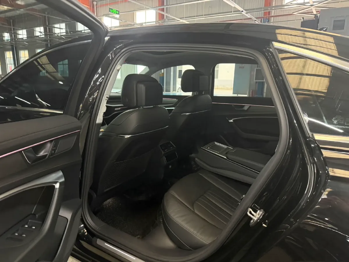 2021 Audi A6L 2.0T 224HP L4 7DCT,autocango,china used car exporter,china ev exporter,chinese used car exporter,chinese used ev exporter