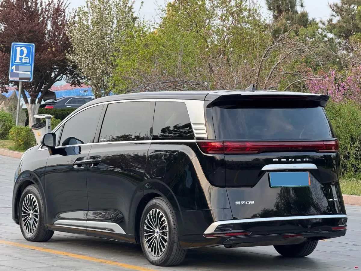 2024 Denza D9 1.5T 139HP L4 E-CVT PHEV 40KWH,autocango,china used car exporter,china ev exporter,chinese used car exporter,chinese used ev exporter