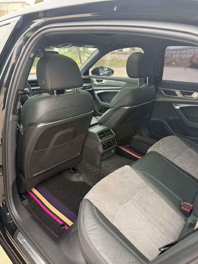 2023 Audi A6L 2.0T 245HP L4 7DCT,autocango,china used car exporter,china ev exporter,chinese used car exporter,chinese used ev exporter