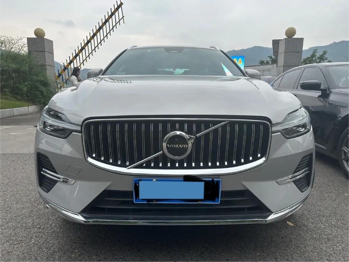 2023 Volvo XC60 2.0T 250HP L4 8AT,autocango,china used car exporter,china ev exporter,chinese used car exporter,chinese used ev exporter