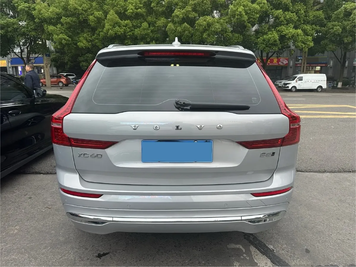 2023 Volvo XC60 2.0T 250HP L4 8AT,autocango,china used car exporter,china ev exporter,chinese used car exporter,chinese used ev exporter