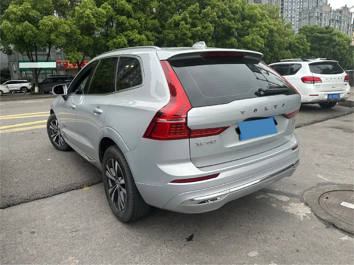 2023 Volvo XC60 2.0T 250HP L4 8AT,autocango,china used car exporter,china ev exporter,chinese used car exporter,chinese used ev exporter