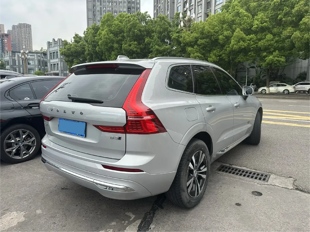 2023 Volvo XC60 2.0T 250HP L4 8AT,autocango,china used car exporter,china ev exporter,chinese used car exporter,chinese used ev exporter
