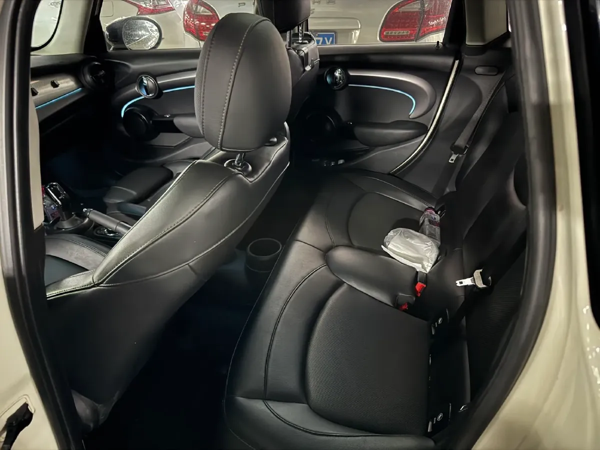 2022 MINI MINI 1.5T 136HP L3 7DCT,autocango,china used car exporter,china ev exporter,chinese used car exporter,chinese used ev exporter