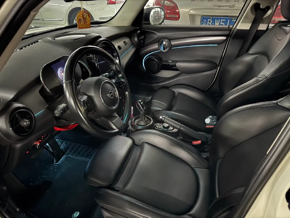 2022 MINI MINI 1.5T 136HP L3 7DCT,autocango,china used car exporter,china ev exporter,chinese used car exporter,chinese used ev exporter