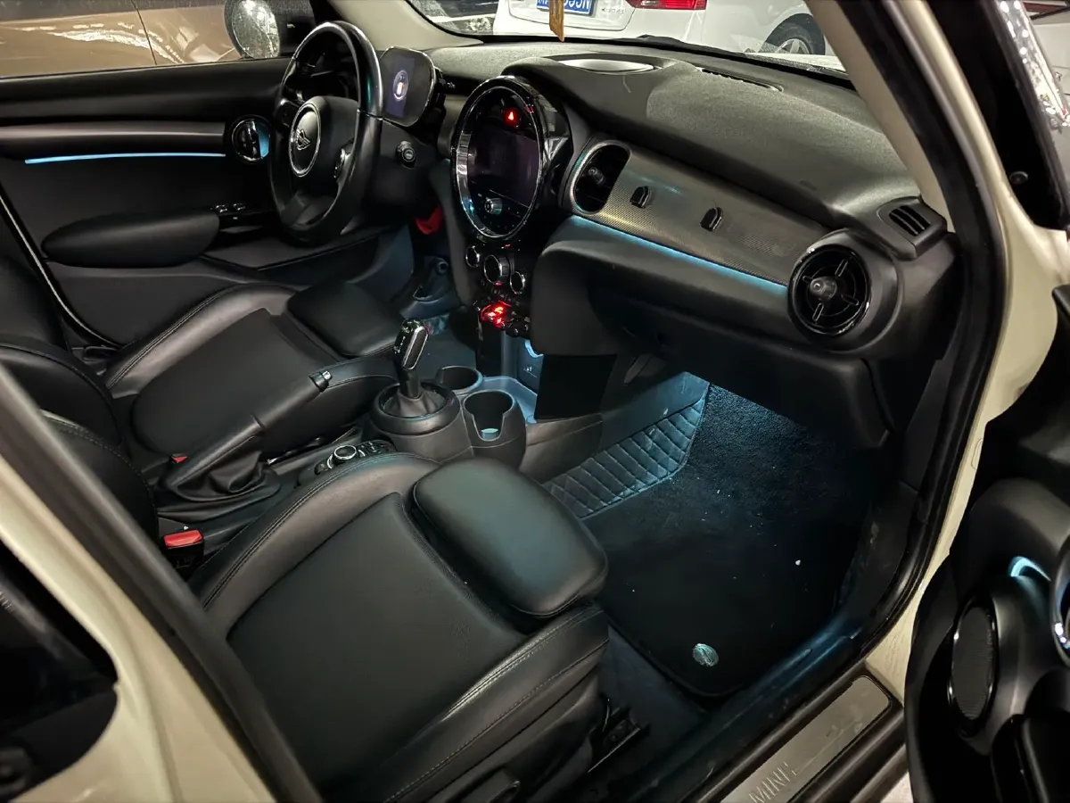 2022 MINI MINI 1.5T 136HP L3 7DCT,autocango,china used car exporter,china ev exporter,chinese used car exporter,chinese used ev exporter