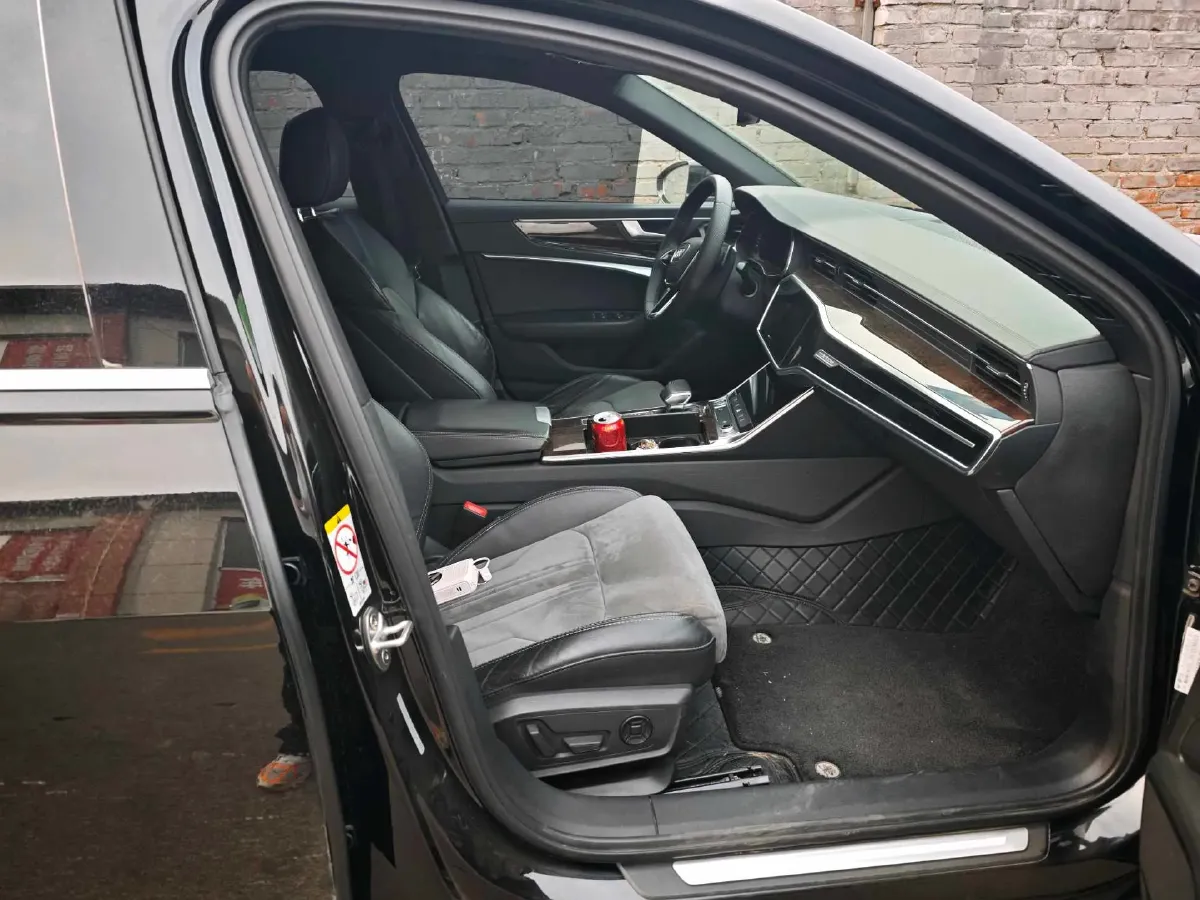 2019 Audi A6L 2.0T 190HP L4 7DCT,autocango,china used car exporter,china ev exporter,chinese used car exporter,chinese used ev exporter