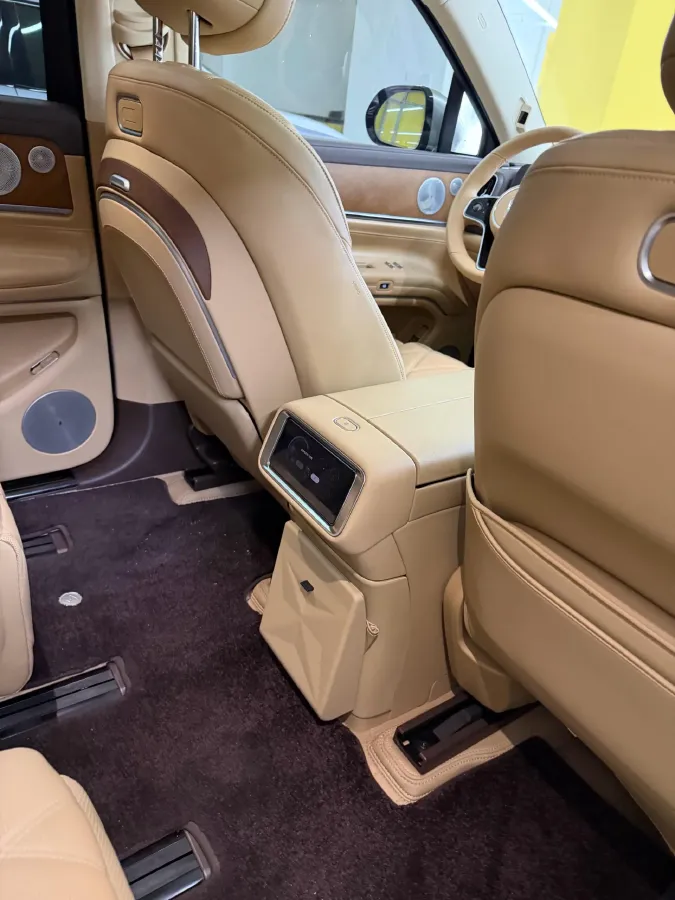 2025 AITO AITO M9 REEV 160HP REEV 52KWH,autocango,china used car exporter,china ev exporter,chinese used car exporter,chinese used ev exporter