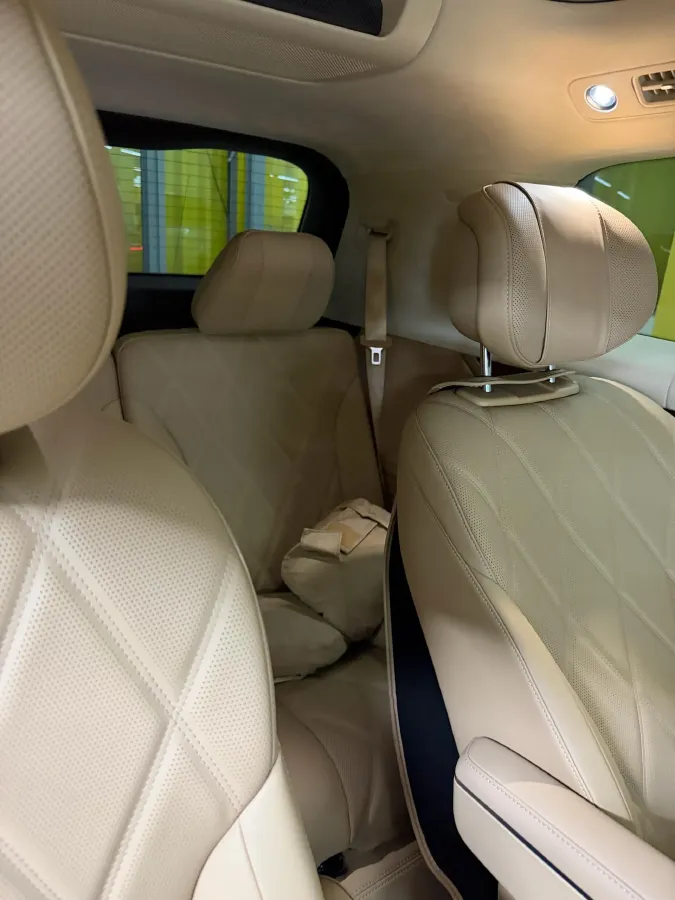 2025 AITO AITO M9 REEV 160HP REEV 52KWH,autocango,china used car exporter,china ev exporter,chinese used car exporter,chinese used ev exporter