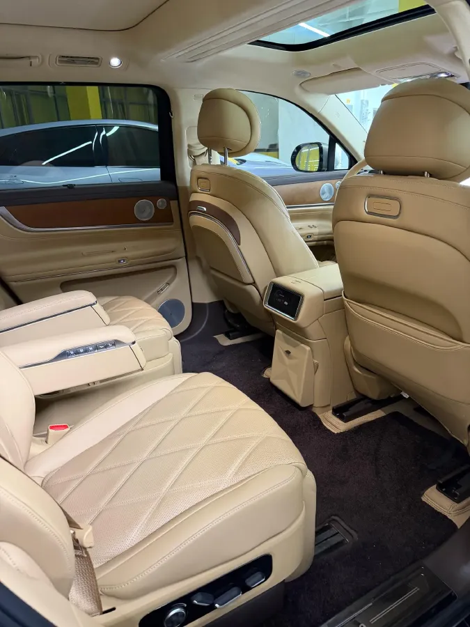 2025 AITO AITO M9 REEV 160HP REEV 52KWH,autocango,china used car exporter,china ev exporter,chinese used car exporter,chinese used ev exporter